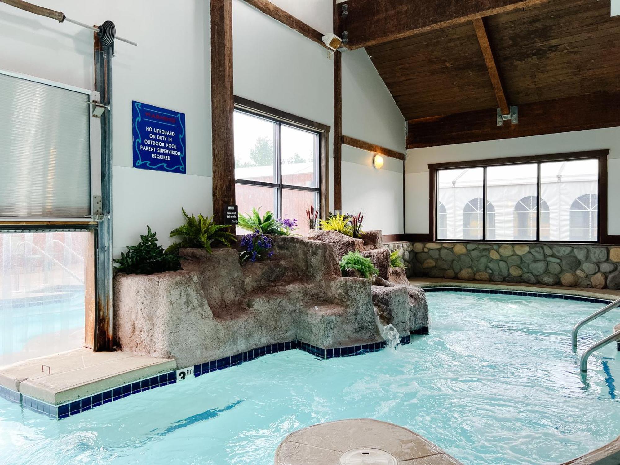 The Waters Of Minocqua Hotel Exterior photo